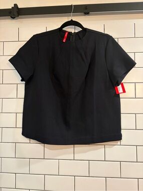 SPANX women’s Short-Sleeve Crewneck Shirt - Black